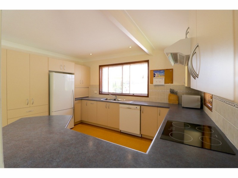 49 Woollamia Road, Falls Creek NSW 2540