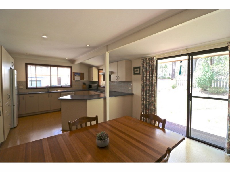 49 Woollamia Road, Falls Creek NSW 2540