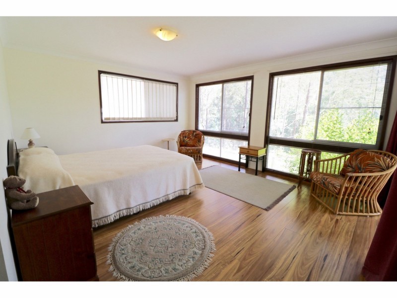 49 Woollamia Road, Falls Creek NSW 2540