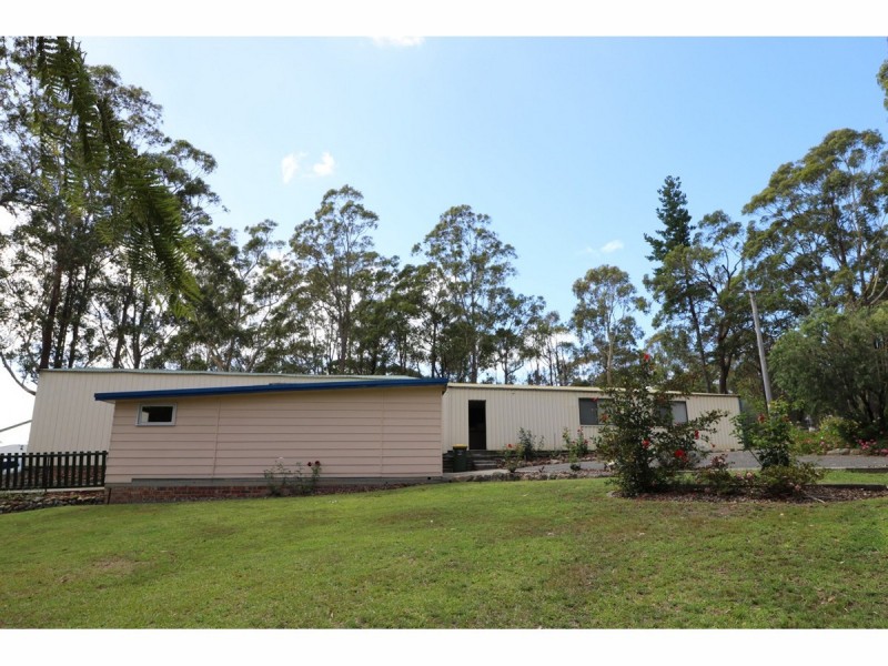 49 Woollamia Road, Falls Creek NSW 2540