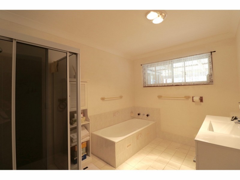 49 Woollamia Road, Falls Creek NSW 2540