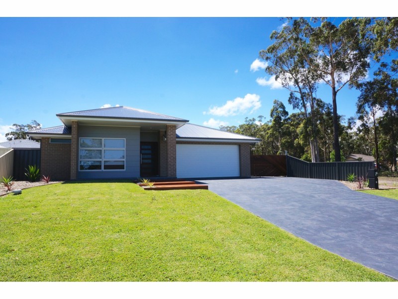 4 Paino Crescent, Sanctuary Point NSW 2540