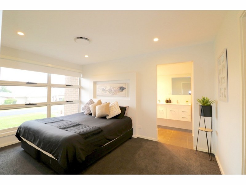4 Paino Crescent, Sanctuary Point NSW 2540
