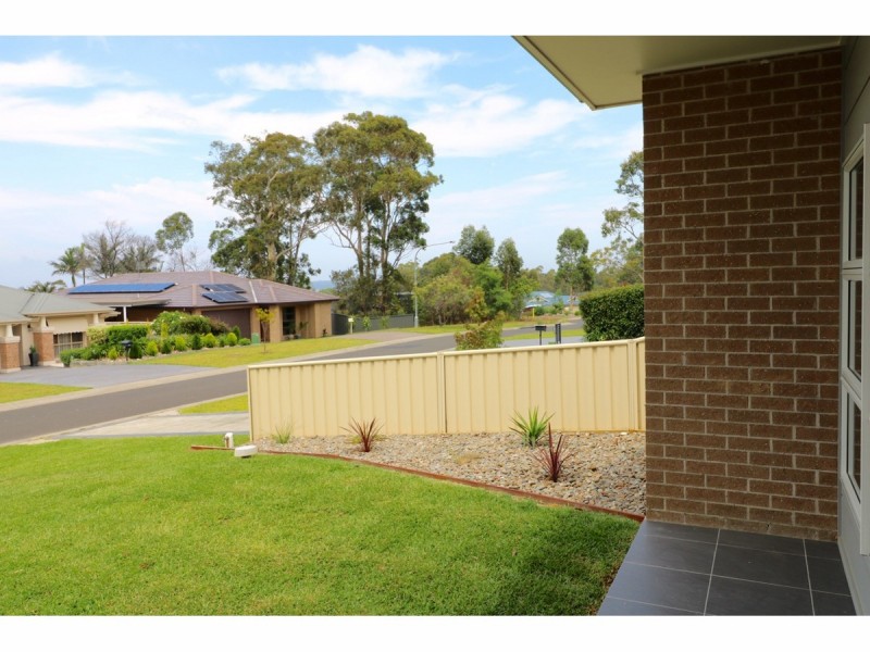 4 Paino Crescent, Sanctuary Point NSW 2540