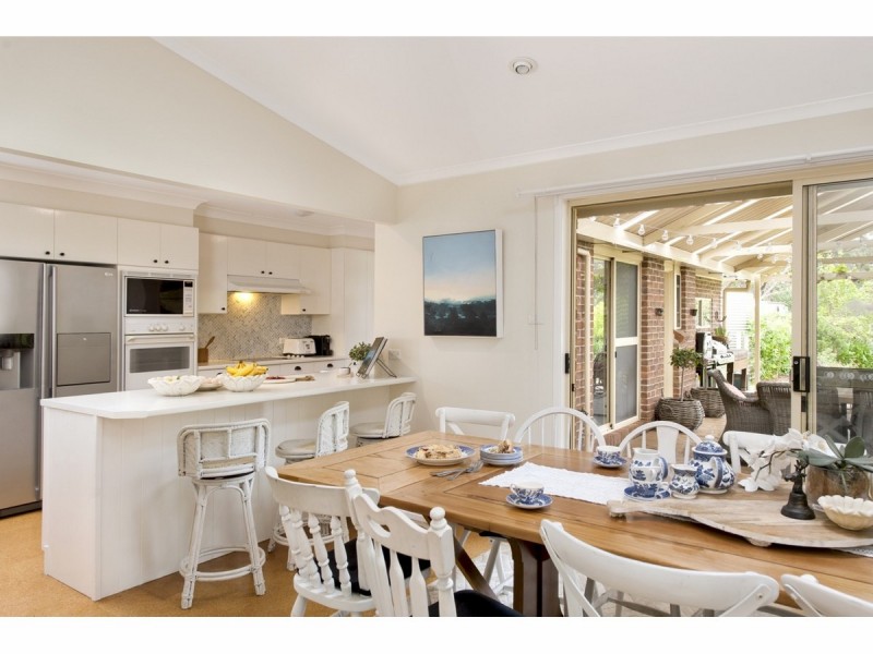 15 Vallon Road, Woollamia NSW 2540