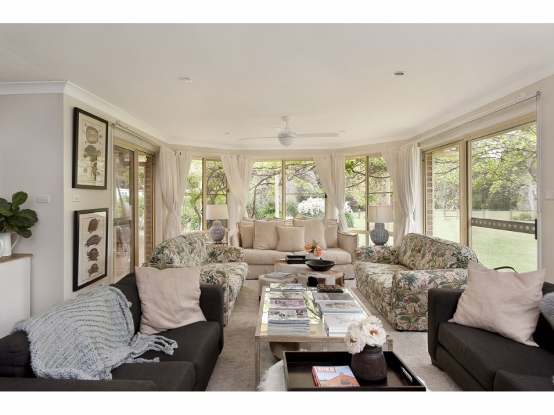 15 Vallon Road, Woollamia NSW 2540