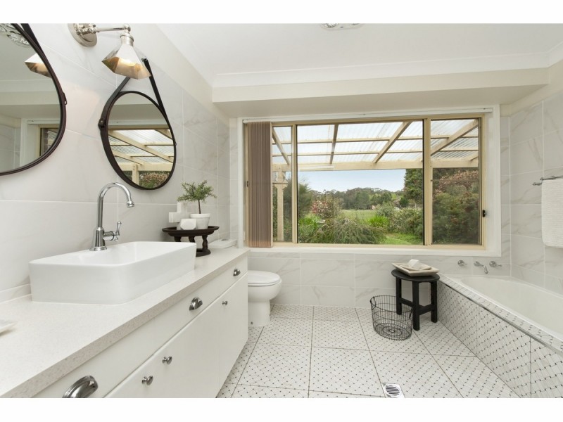 15 Vallon Road, Woollamia NSW 2540