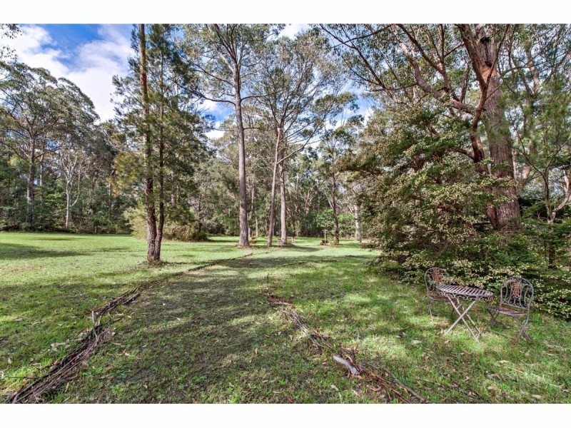 15 Vallon Road, Woollamia NSW 2540