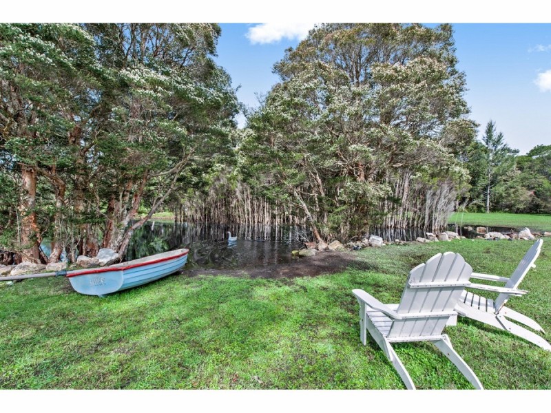 15 Vallon Road, Woollamia NSW 2540