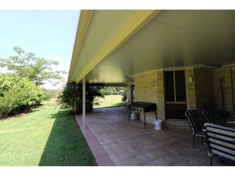 26 Streamside Street, Woollamia NSW 2540