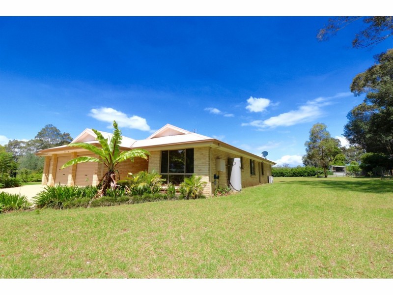 26 Streamside Street, Woollamia NSW 2540