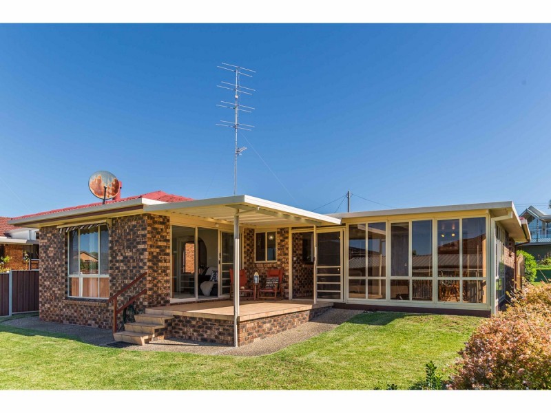 18 Lambs Crescent, Vincentia NSW 2540