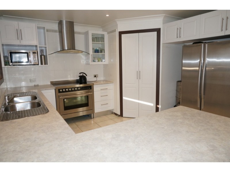 12 Pritchard Avenue, Woollamia NSW 2540