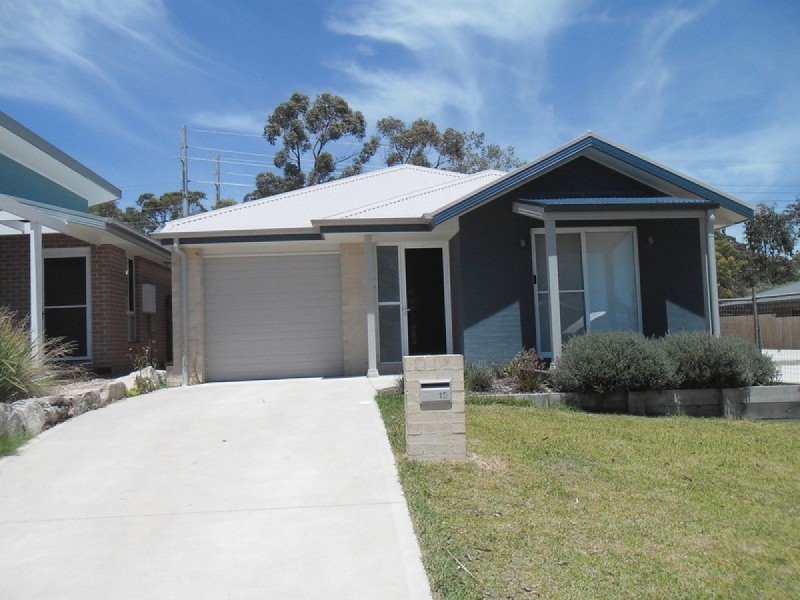 12 Skiff Street, Vincentia NSW 2540
