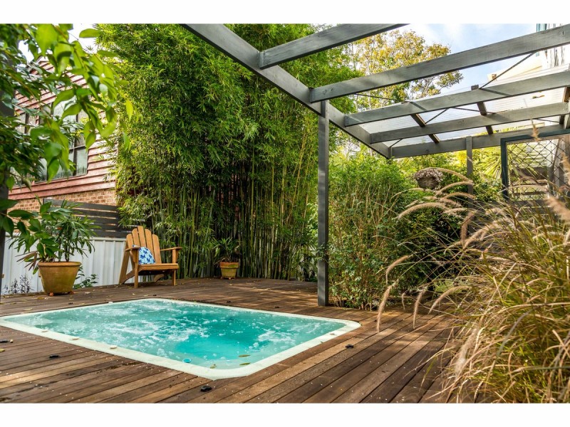 12 Sunnyside Avenue, Woollamia NSW 2540