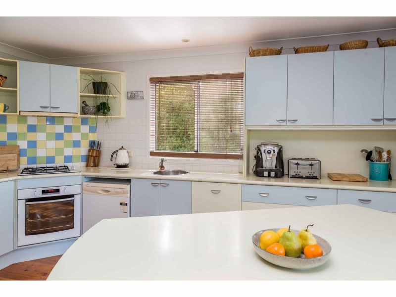 12 Sunnyside Avenue, Woollamia NSW 2540