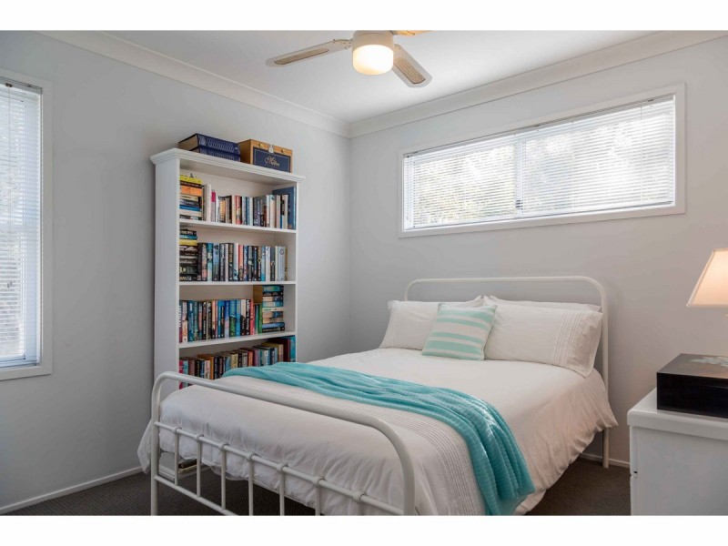 12 Sunnyside Avenue, Woollamia NSW 2540