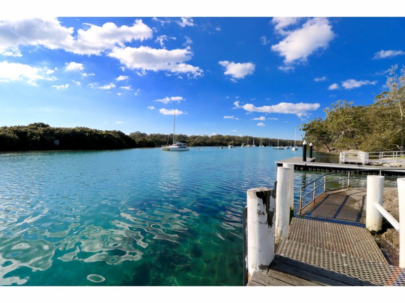 12 Sunnyside Avenue, Woollamia NSW 2540