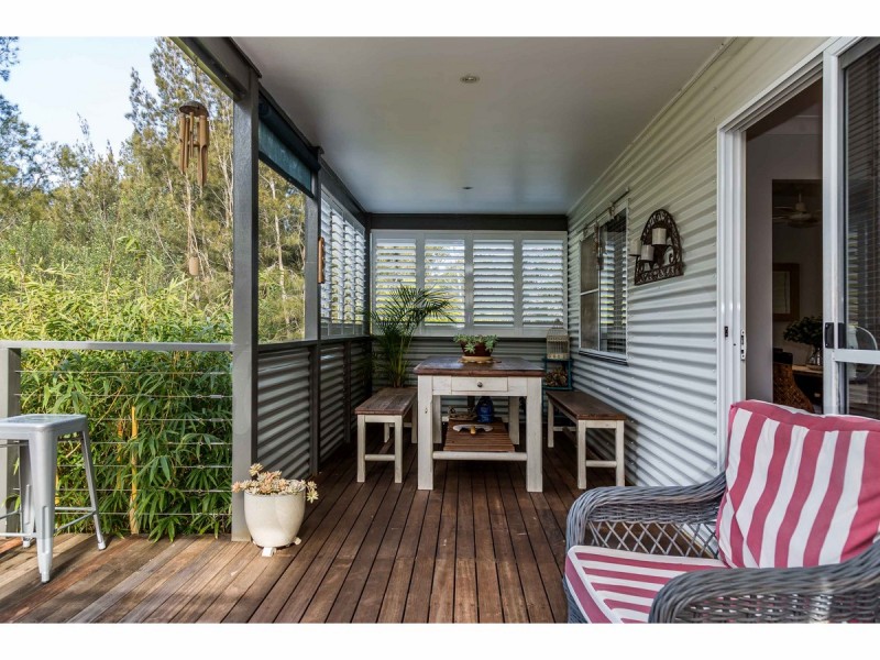 12 Sunnyside Avenue, Woollamia NSW 2540