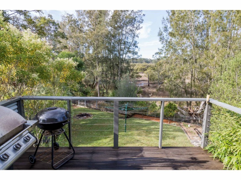 12 Sunnyside Avenue, Woollamia NSW 2540