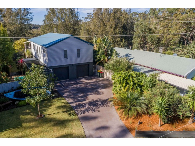 12 Sunnyside Avenue, Woollamia NSW 2540