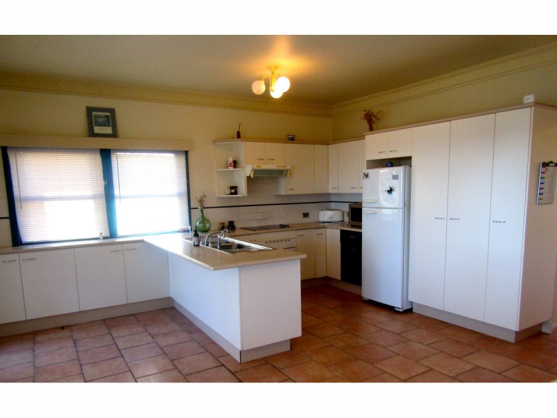 204 Elizabeth Drive, Vincentia NSW 2540