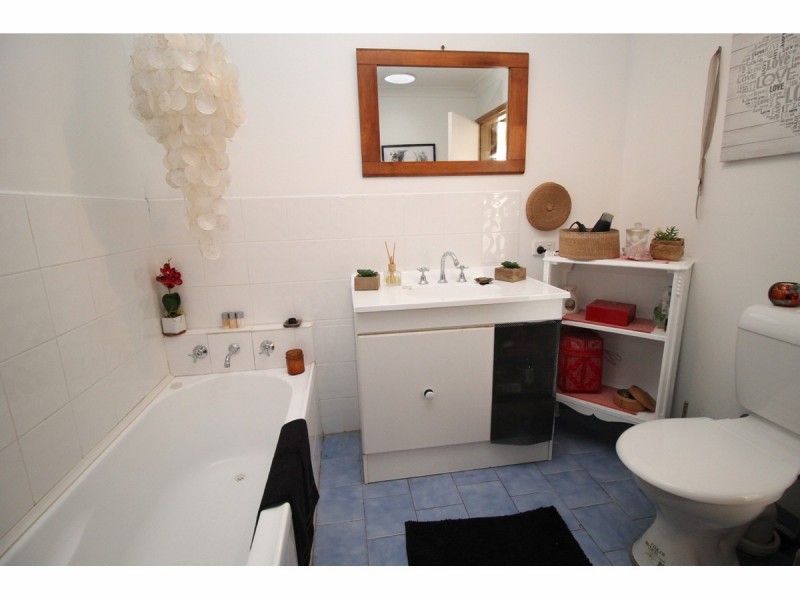 18 Killarney Road, Erowal Bay NSW 2540