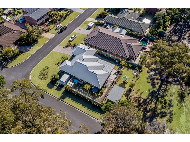 1 Wasshaven Close, Wrights Beach NSW 2540