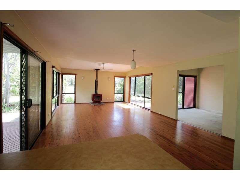 34 Streamside Street, Woollamia NSW 2540