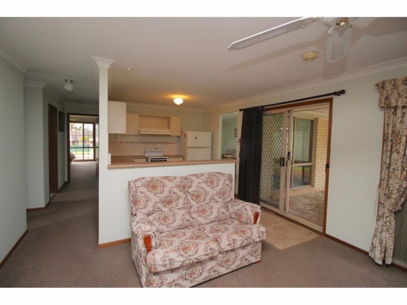 6 Turvey Crescent, St Georges Basin NSW 2540