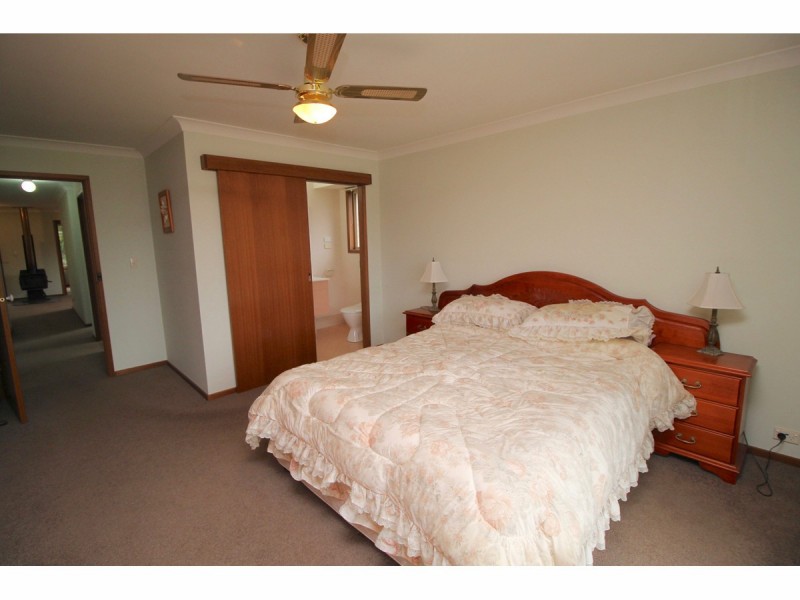 6 Turvey Crescent, St Georges Basin NSW 2540