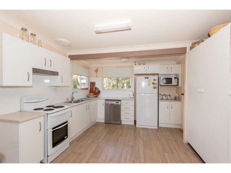 130 Walmer Avenue, Sanctuary Point NSW 2540