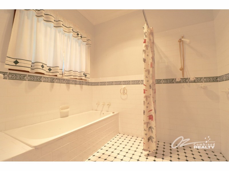 613 Woollamia Road, Woollamia NSW 2540