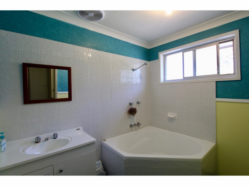 19 Mernie Street, Old Erowal Bay NSW 2540