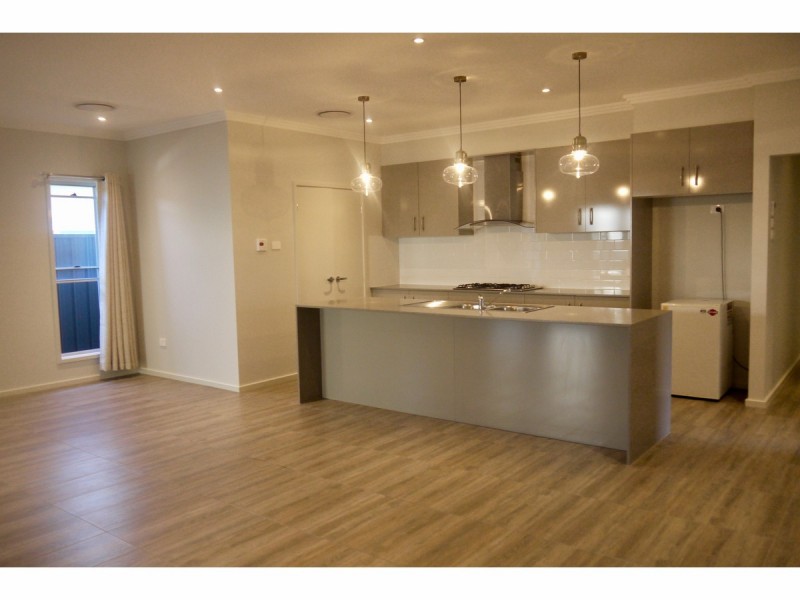 77 Summercloud Crescent, Vincentia NSW 2540