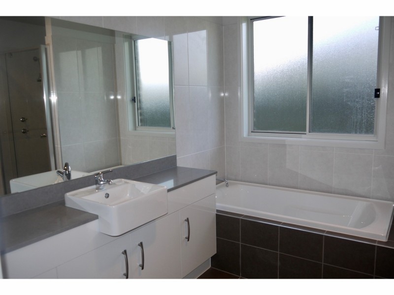 77 Summercloud Crescent, Vincentia NSW 2540