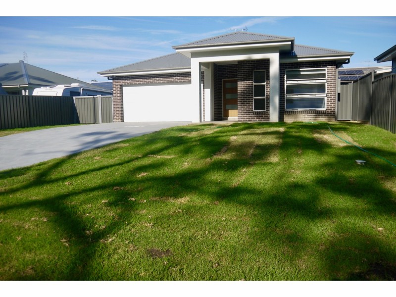 77 Summercloud Crescent, Vincentia NSW 2540