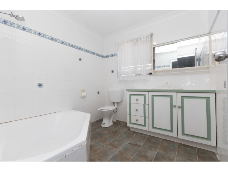 4 Dunisla Street, Sanctuary Point NSW 2540