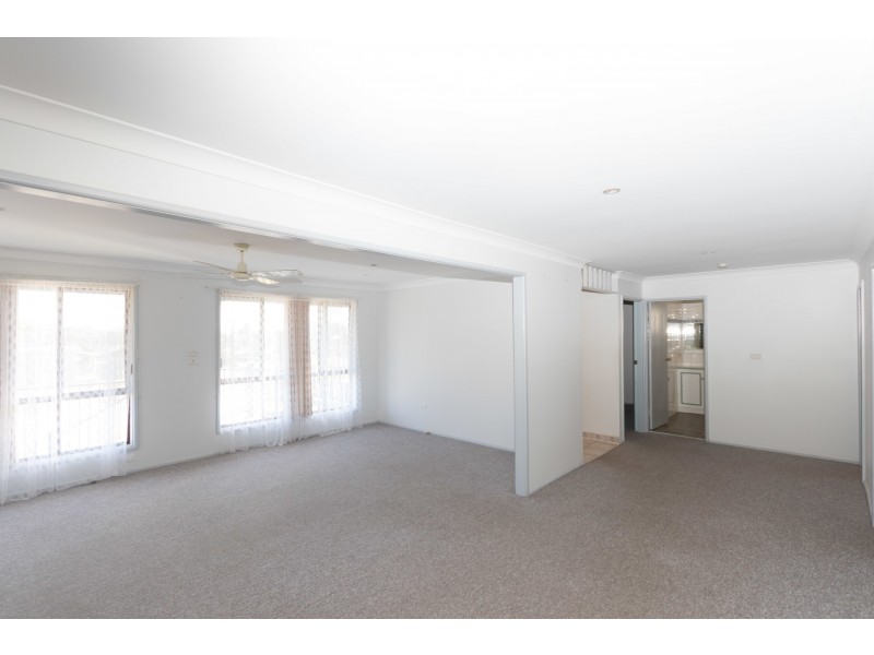 4 Dunisla Street, Sanctuary Point NSW 2540