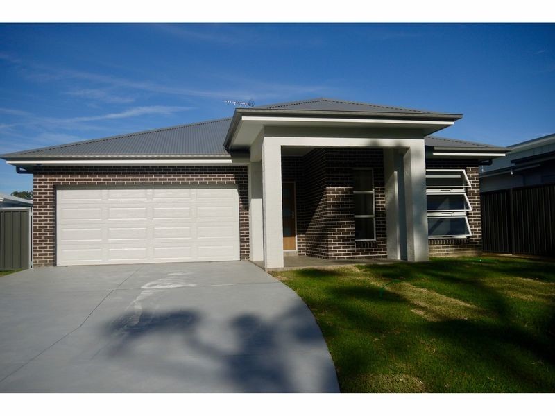 77 Summercloud Crescent, Vincentia NSW 2540