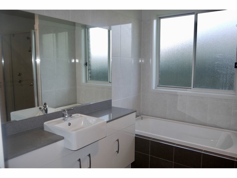 77 Summercloud Crescent, Vincentia NSW 2540