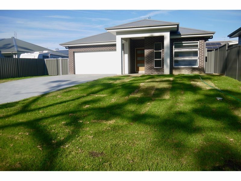 77 Summercloud Crescent, Vincentia NSW 2540