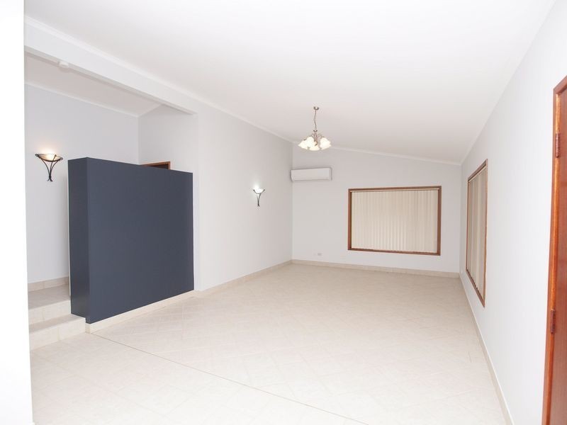 8 St George Avenue, Vincentia NSW 2540