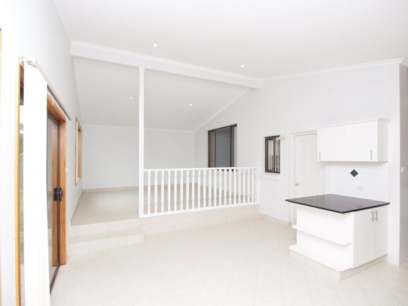 8 St George Avenue, Vincentia NSW 2540