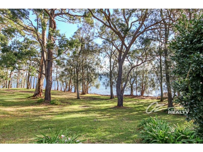 25 Lachlan Crescent, St Georges Basin NSW 2540