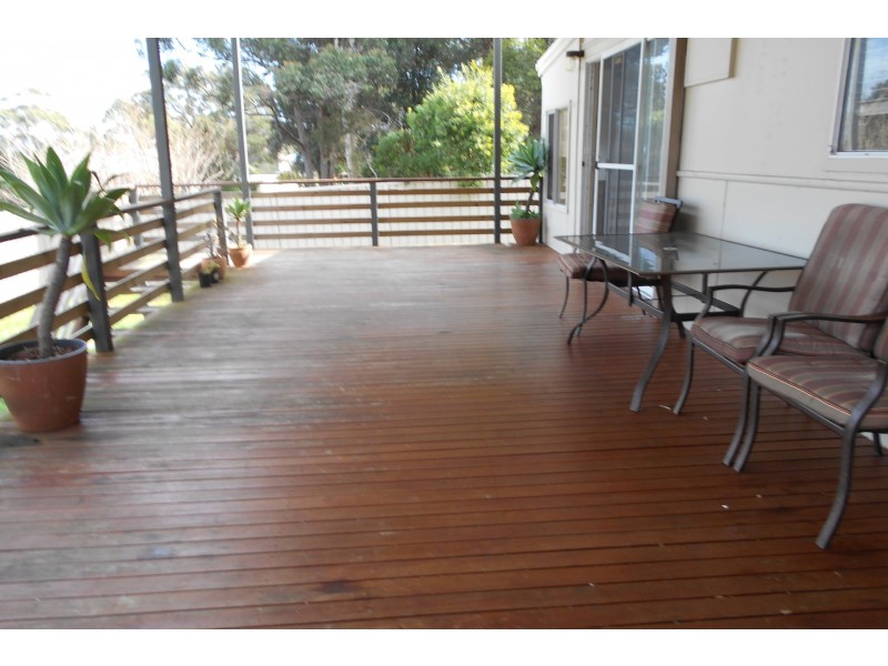 2 Bruce Street, St Georges Basin NSW 2540