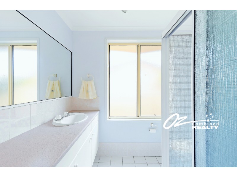 37 Tradewinds Avenue, Sussex Inlet NSW 2540