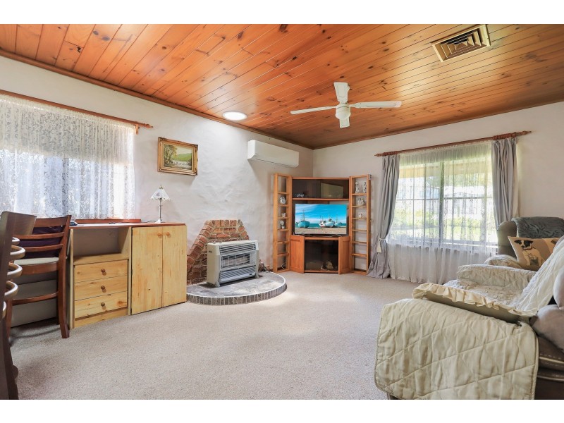 3 Carol Avenue, Basin View NSW 2540