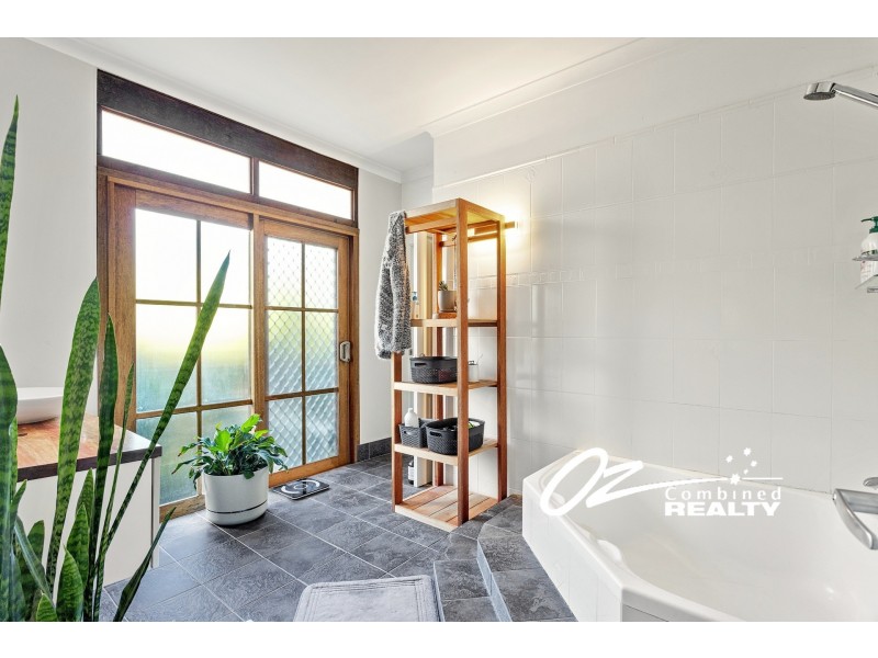 121 Tallyan Point Road, Basin View NSW 2540