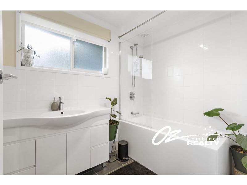 7  Camellia Grove, Bomaderry NSW 2541